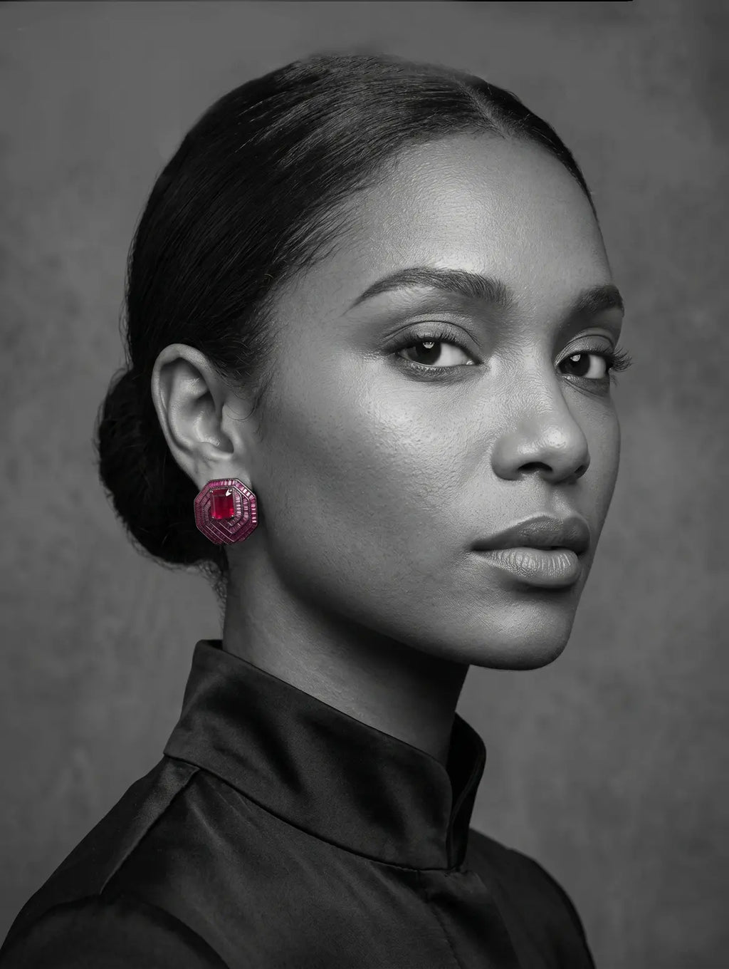 Modern 925 silver statement pendant styled on model bold design