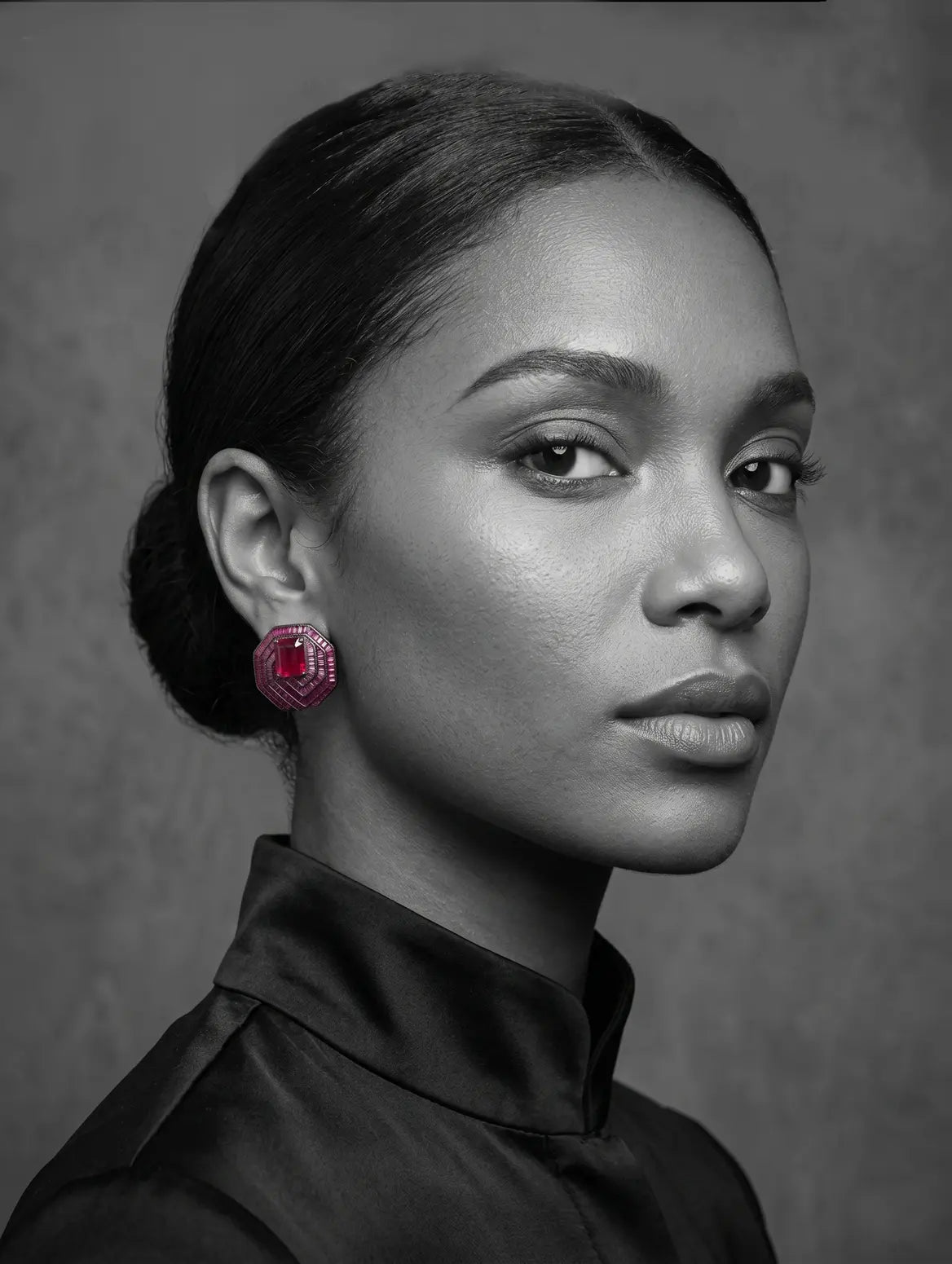 Modern 925 silver statement pendant styled on model bold design